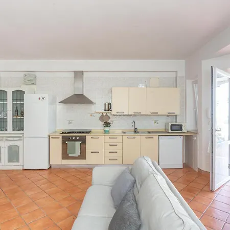 La Piccola Gemma Ísquia